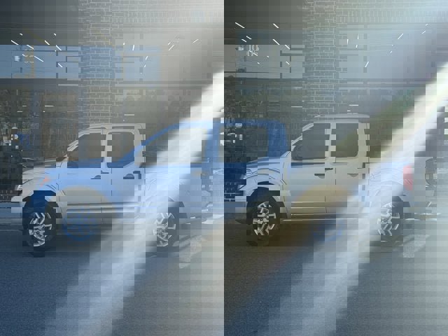 Used 2017 Nissan Frontier SV w/ SV Value Truck Package image 3