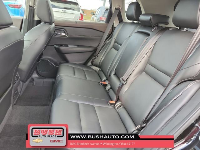 Used 2022 Nissan Rogue SL w/ SL Premium Package image 11