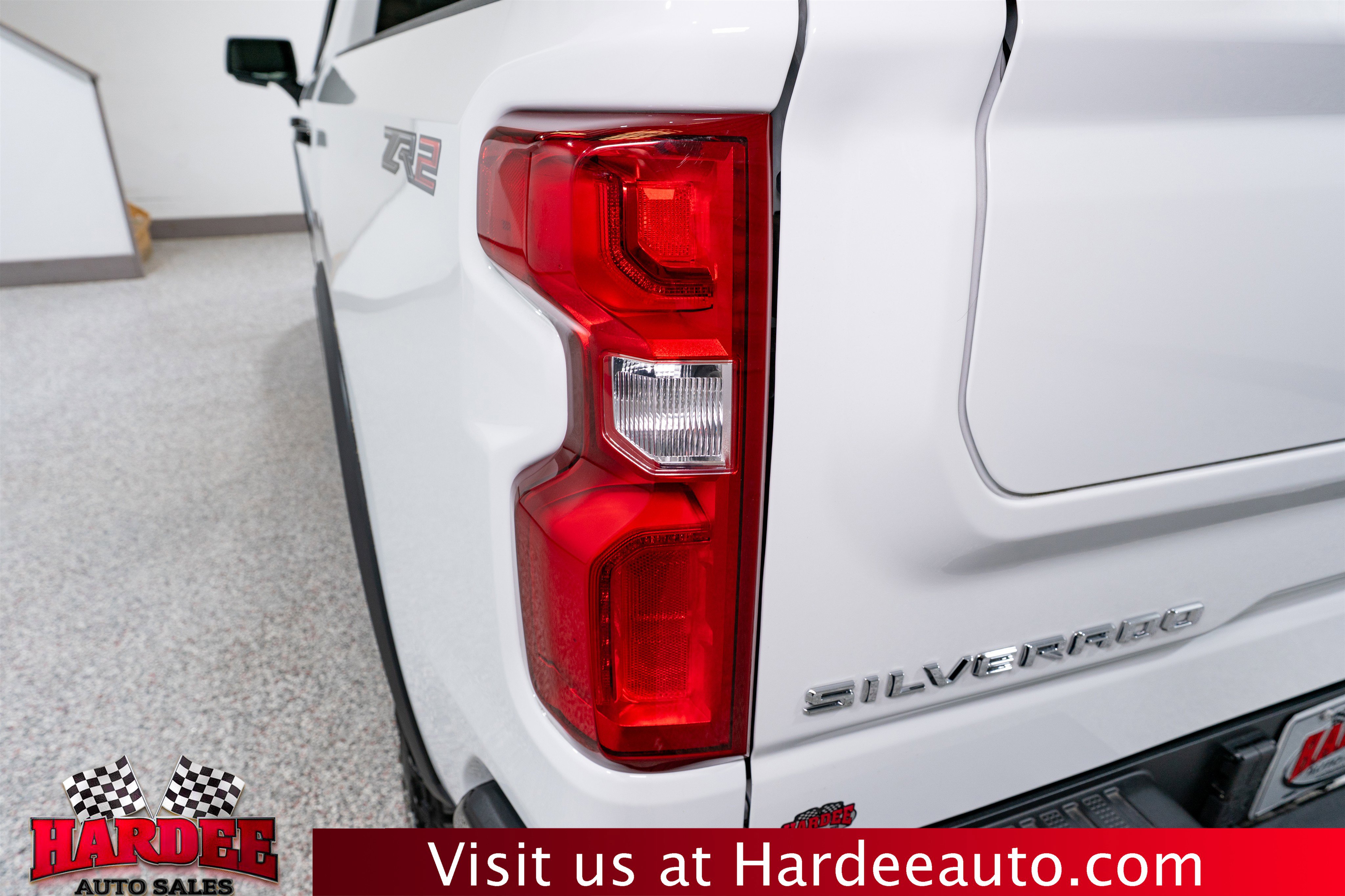 Used 2025 Chevrolet Silverado 1500 ZR2 w/ Technology Package AWD/4WD image 9