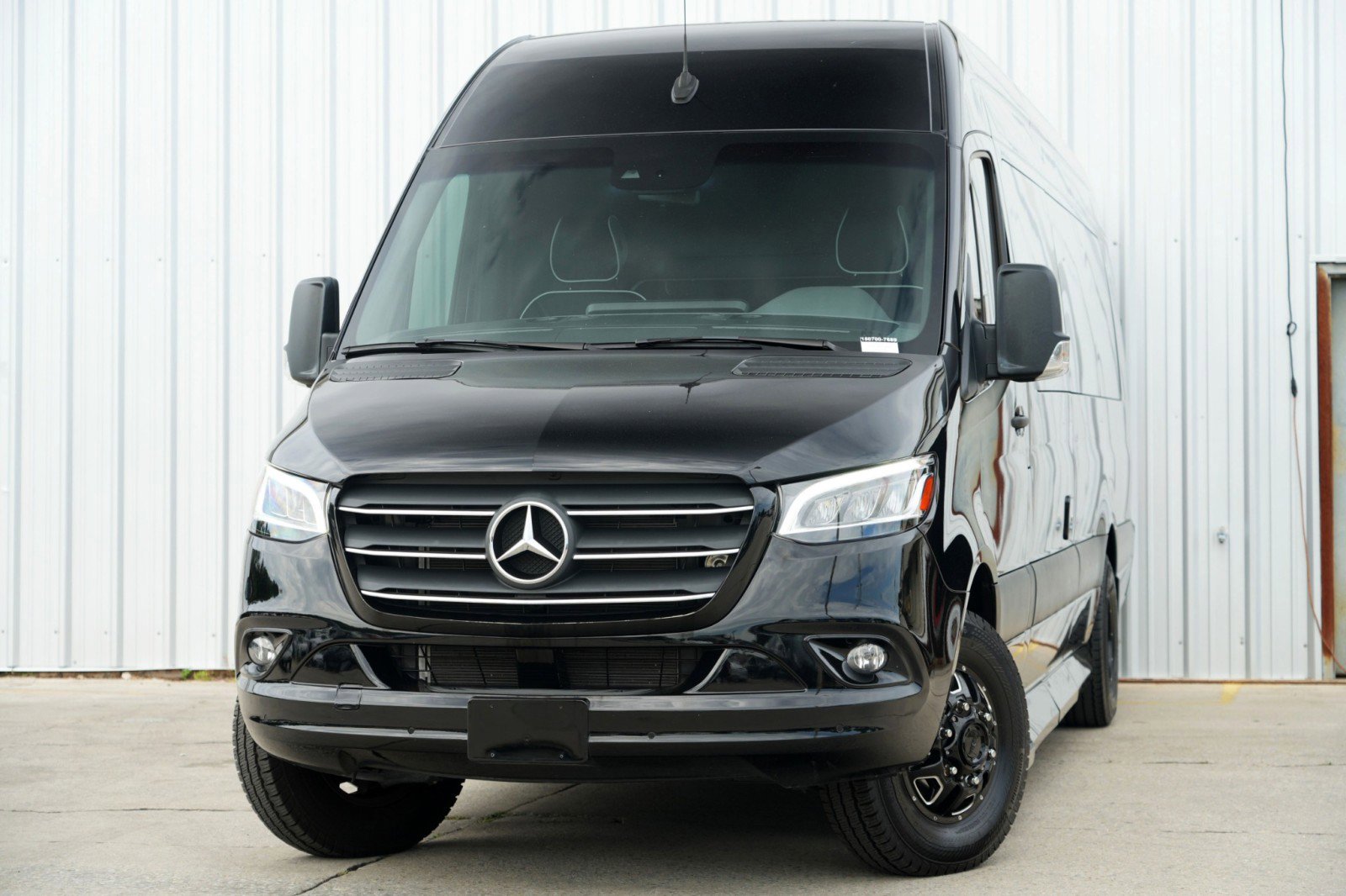 Used 2023 Mercedes-Benz Sprinter 3500 image 3