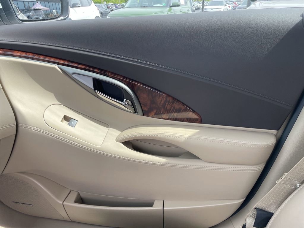 Used 2013 Buick LaCrosse Touring FWD image 22