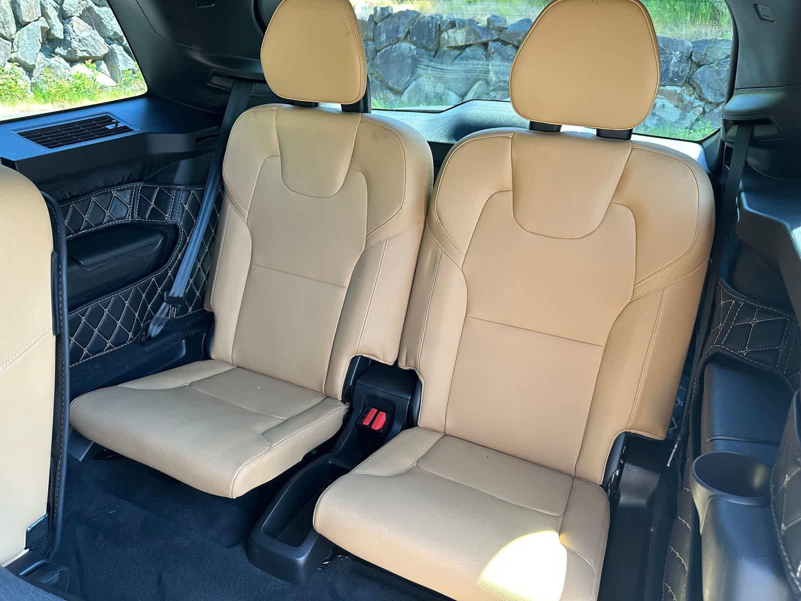Used 2018 Volvo XC90 T6 Momentum w/ Convenience Package AWD/4WD image 13