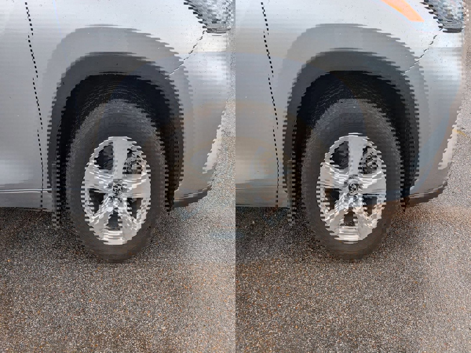 Used 2024 Toyota Highlander LE image 51