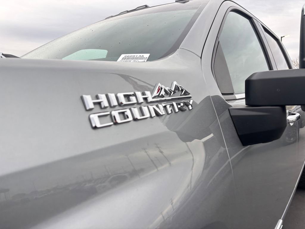Used 2024 Chevrolet Silverado 2500 High Country w/ High Country Premium Package image 4