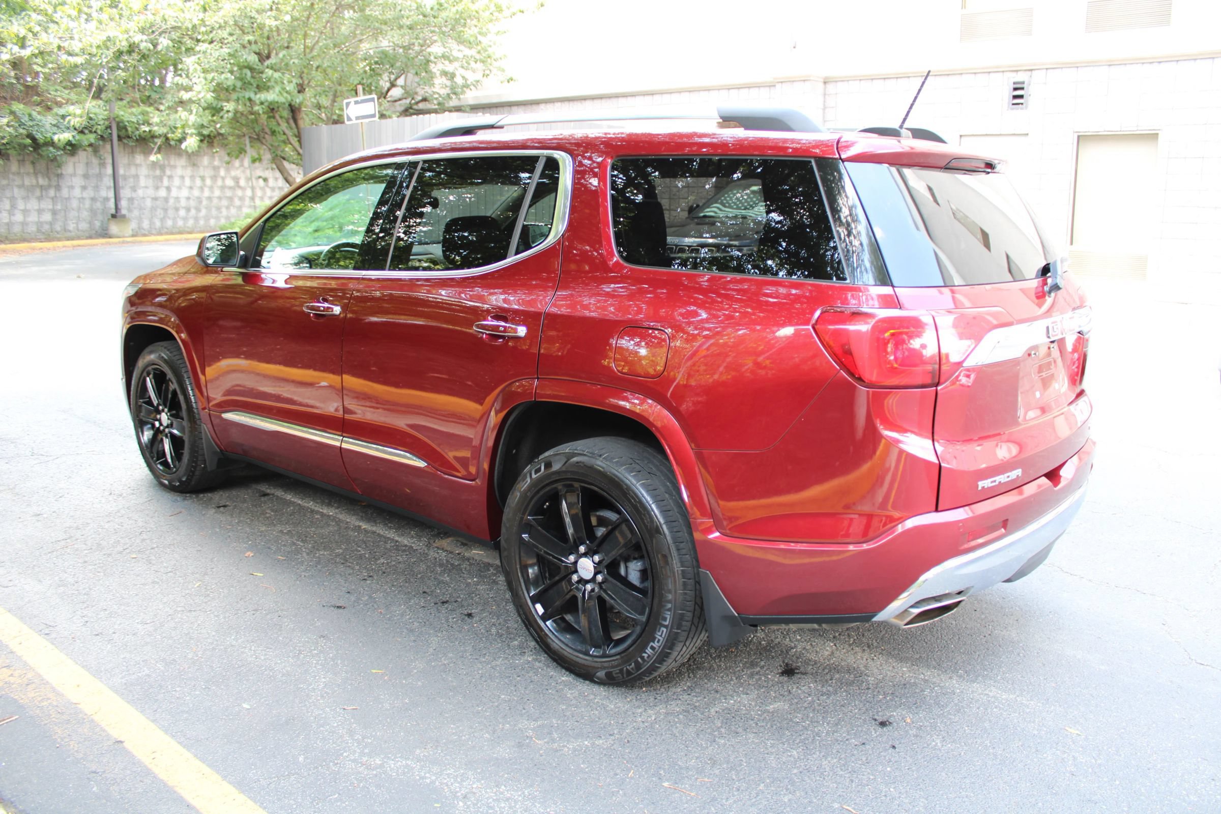 Used 2018 GMC Acadia Denali w/ LPO, Protection Package AWD/4WD image 34