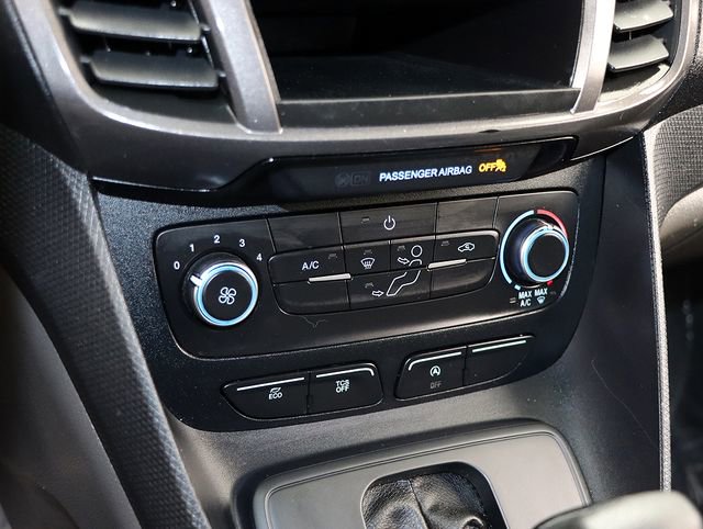 Used 2022 Ford Transit Connect XL image 19