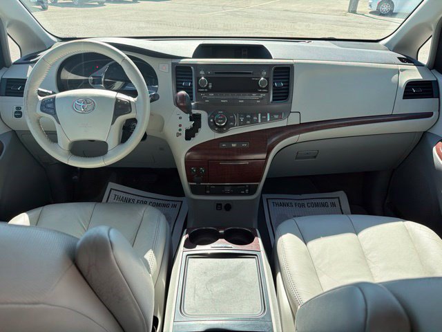Used 2012 Toyota Sienna XLE w/ Entertainment Pkg FWD image 27