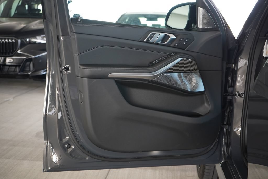 New 2026 BMW X5 M Competition w/ Executive Package AWD/4WD image 8