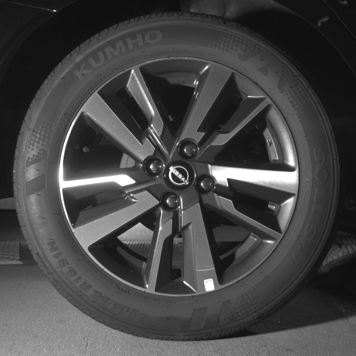 Used 2025 Nissan Versa SV image 15