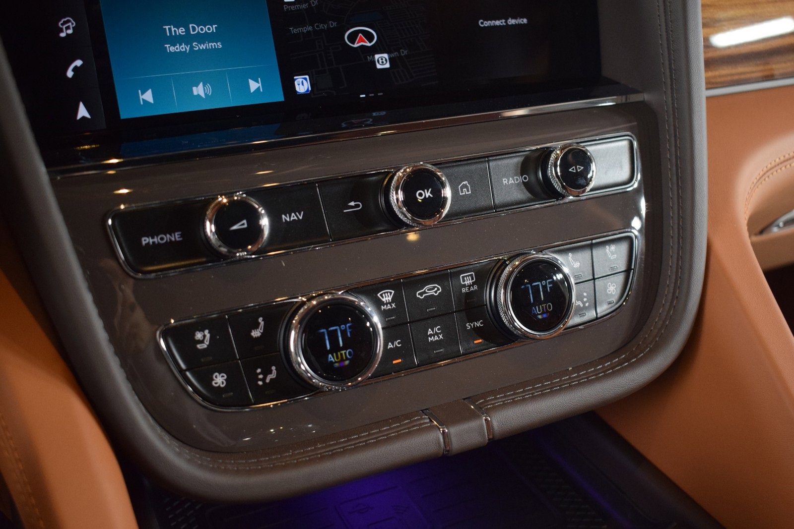 New 2025 Bentley Bentayga image 35