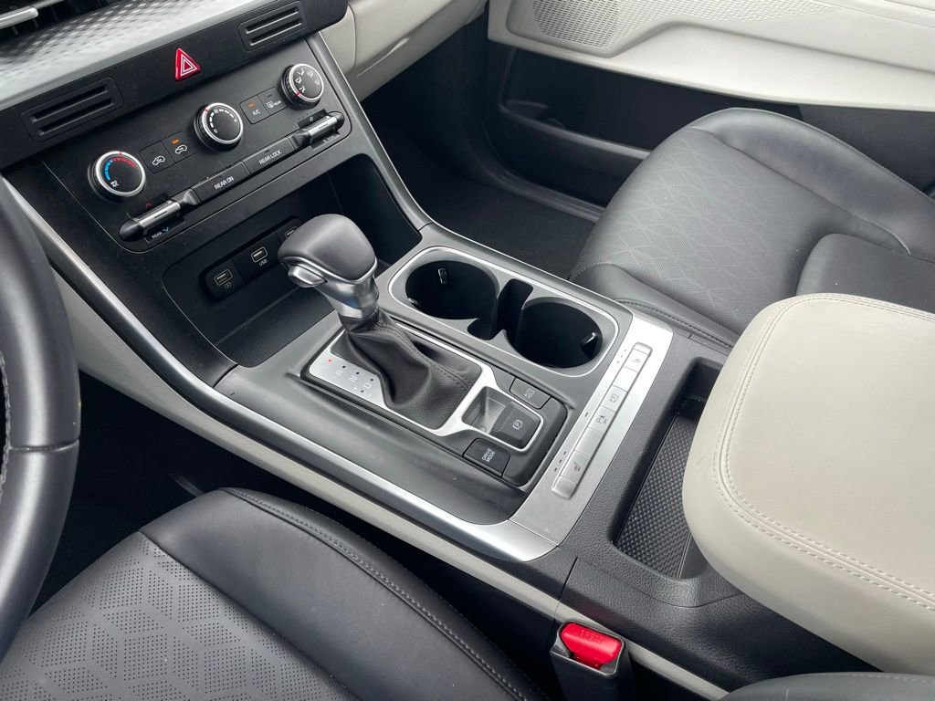 Used 2024 Kia Carnival LX image 20