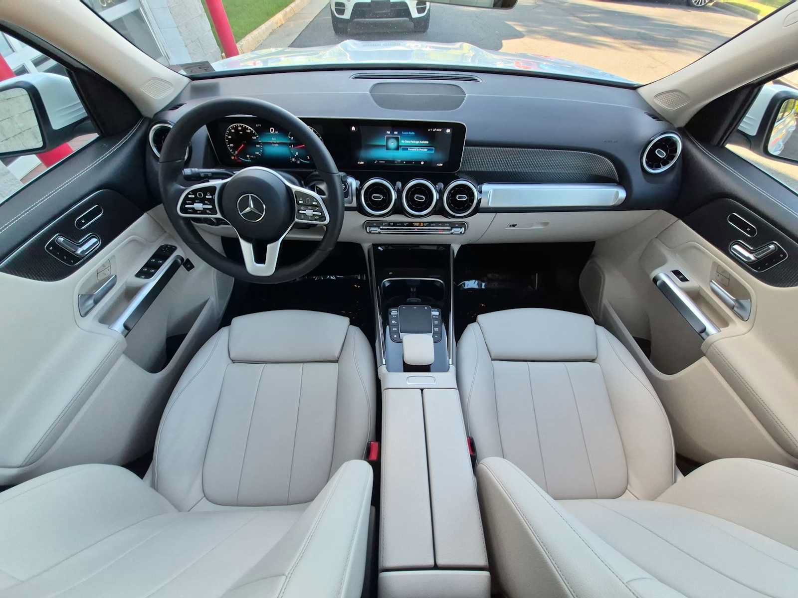 Used 2021 Mercedes-Benz GLB 250 4MATIC image 16