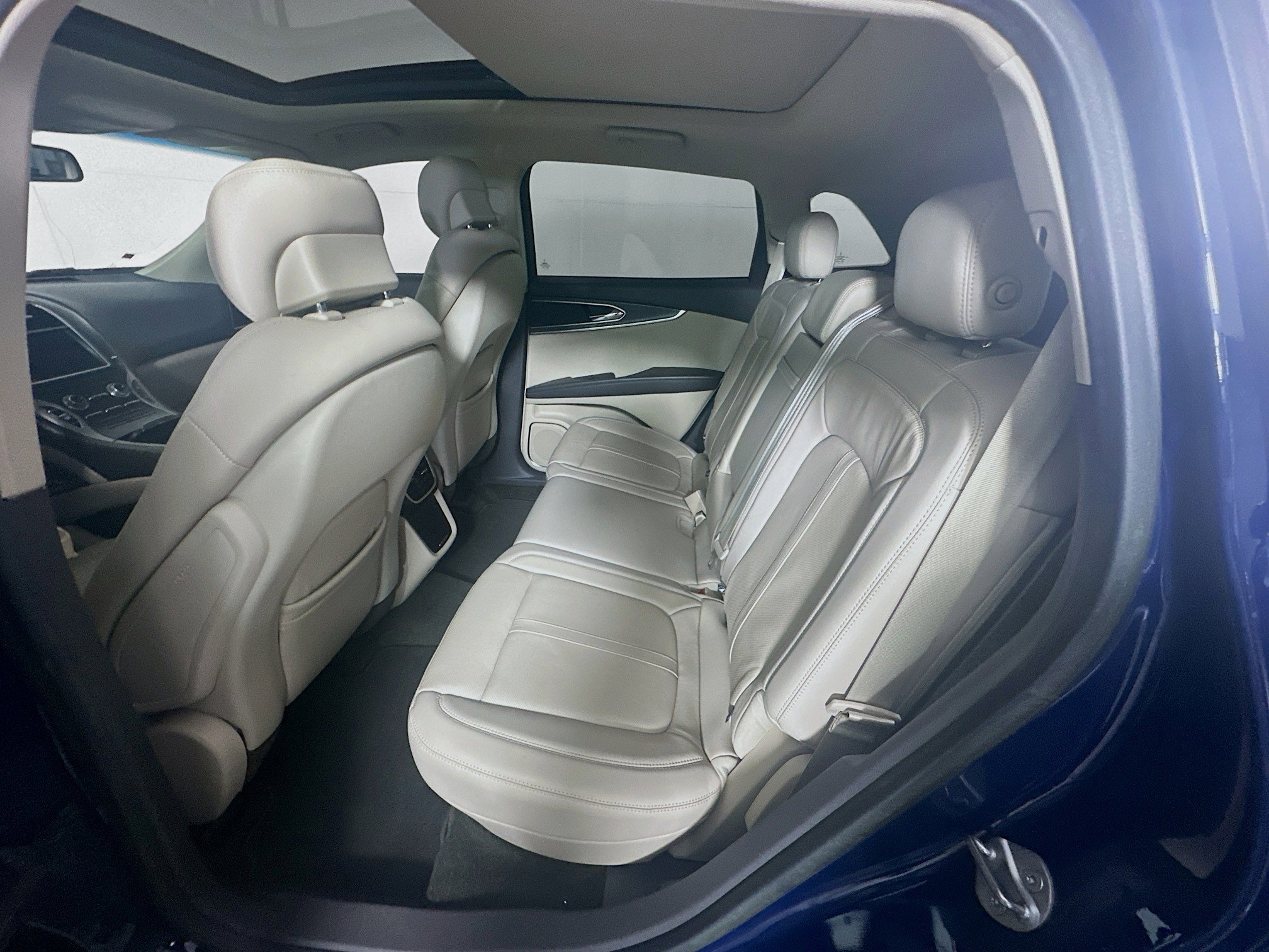 Used 2018 Lincoln MKX Reserve FWD image 30
