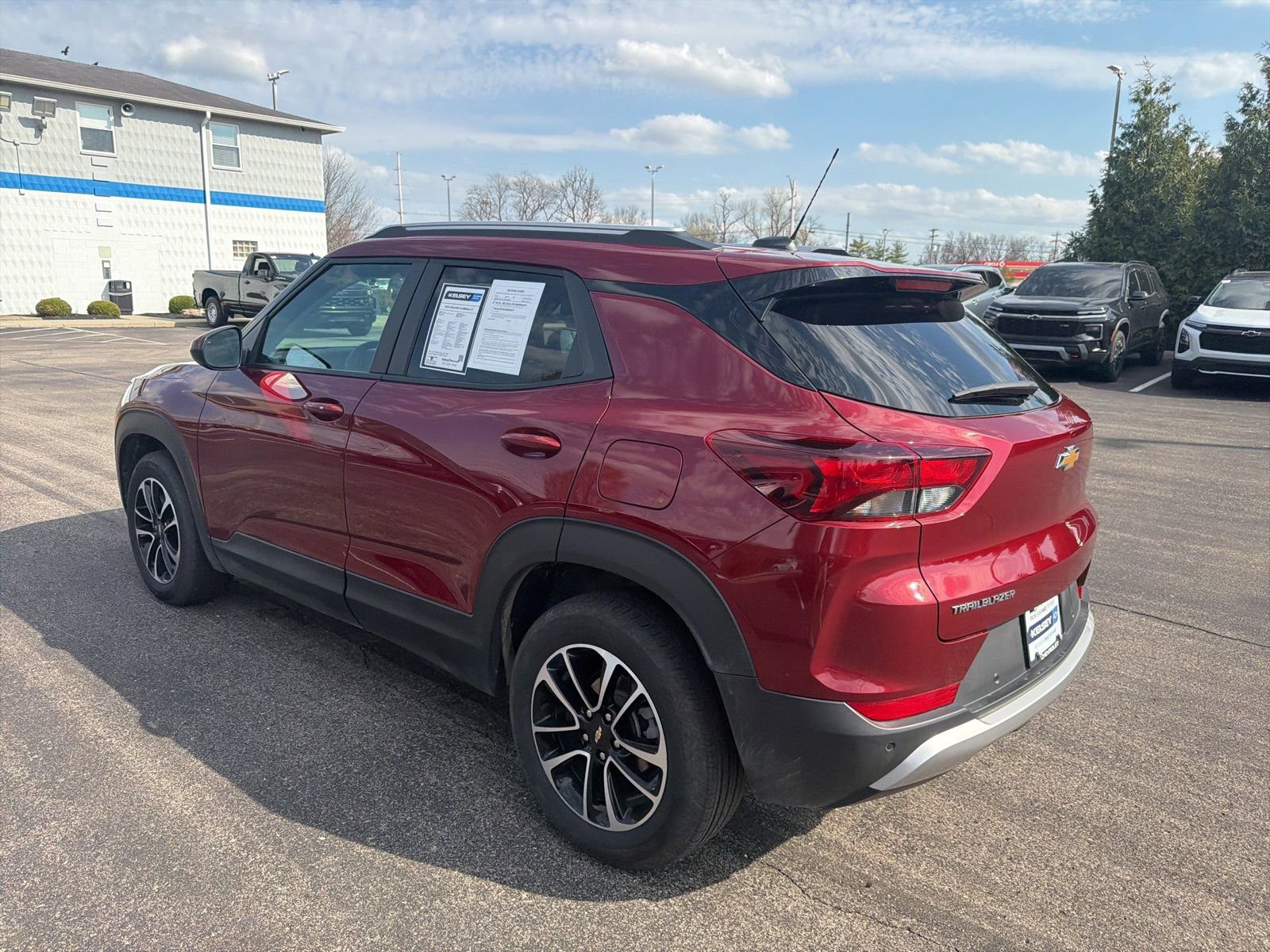 Used 2024 Chevrolet TrailBlazer LT w/ LT Cold Weather Package image 3