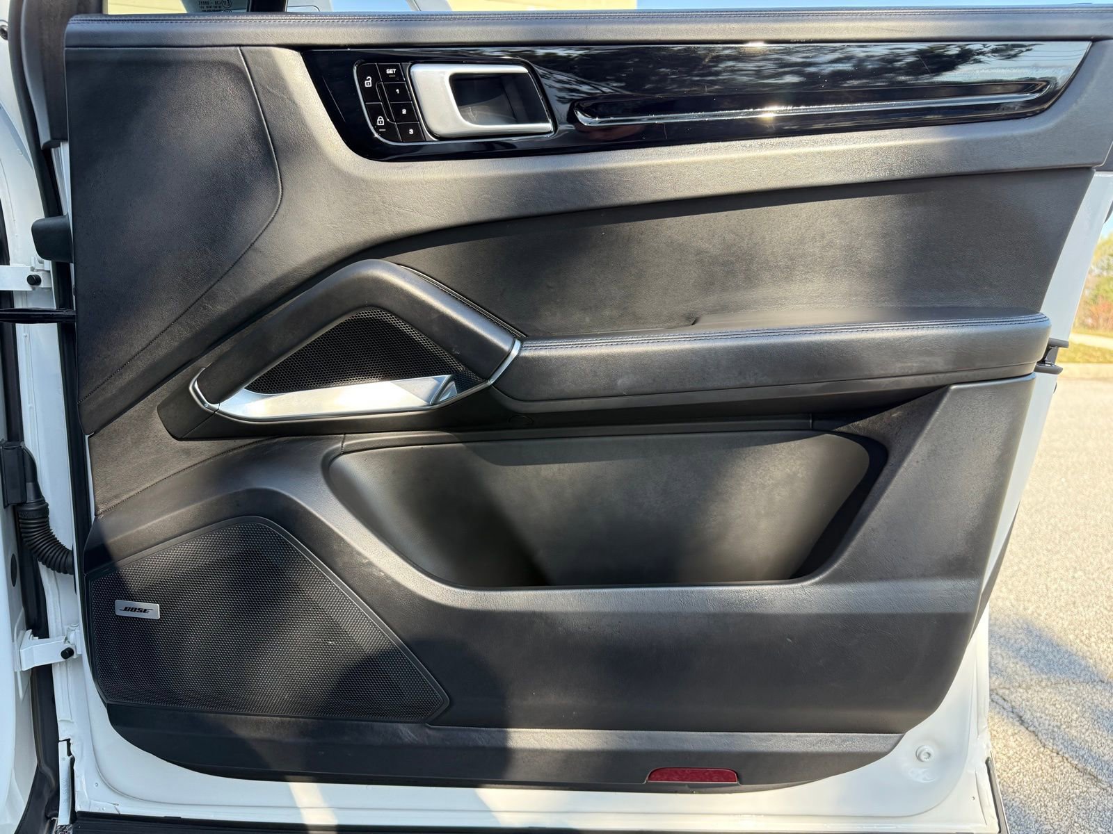 Used 2019 Porsche Cayenne Turbo image 45