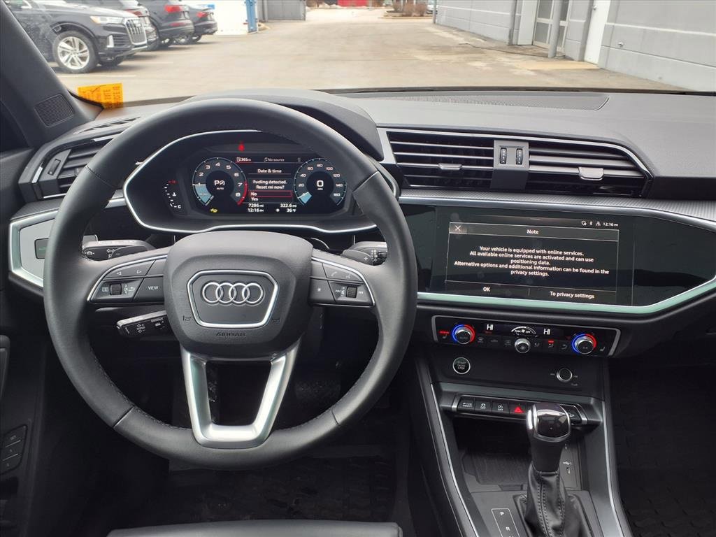 Used 2025 Audi Q3 2.0T Premium w/ Convenience Package image 11