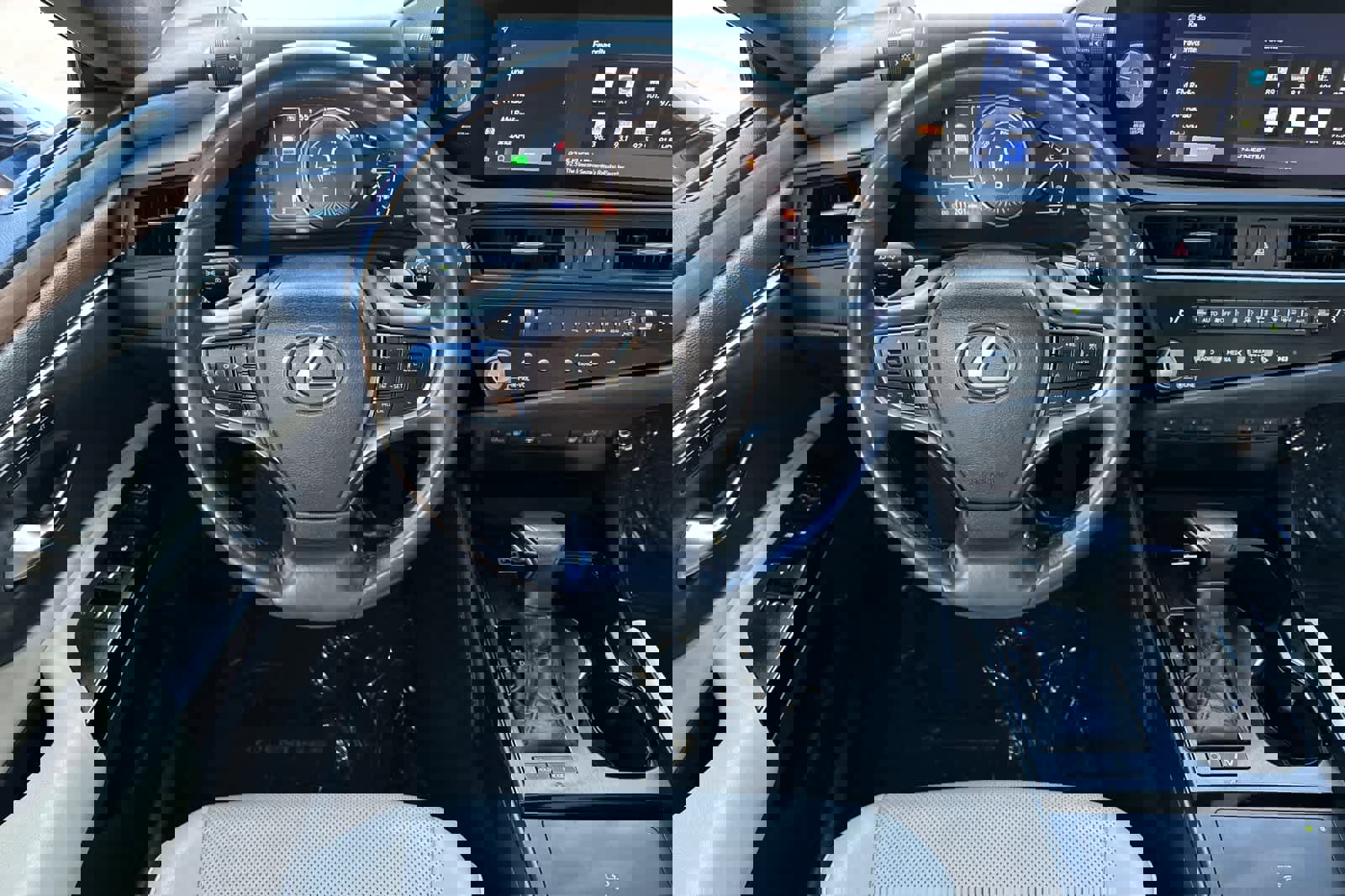 Used 2023 Lexus ES 300h w/ Premium Package image 15