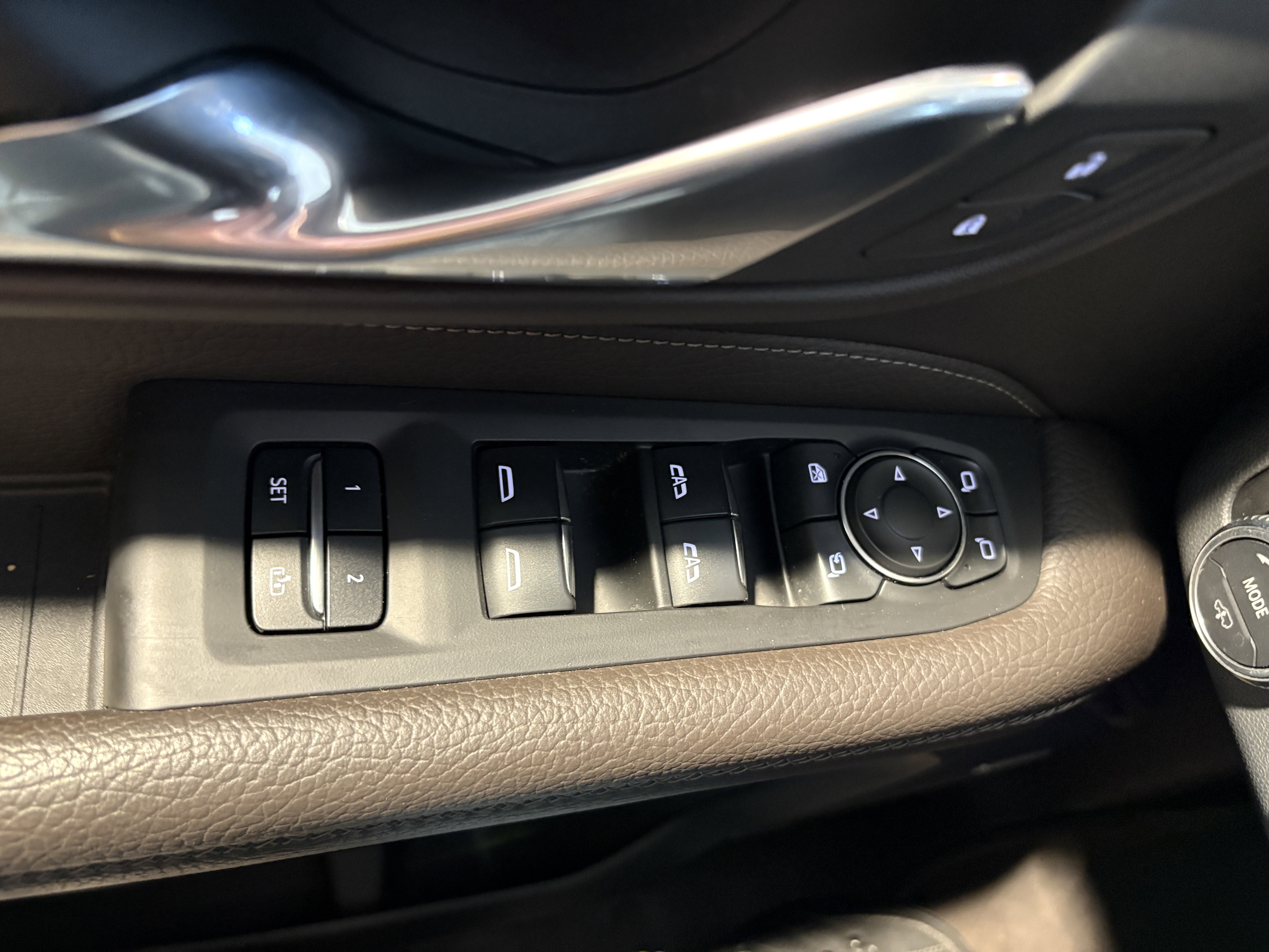 Used 2021 GMC Yukon XL Denali w/ Denali Ultimate Package image 11