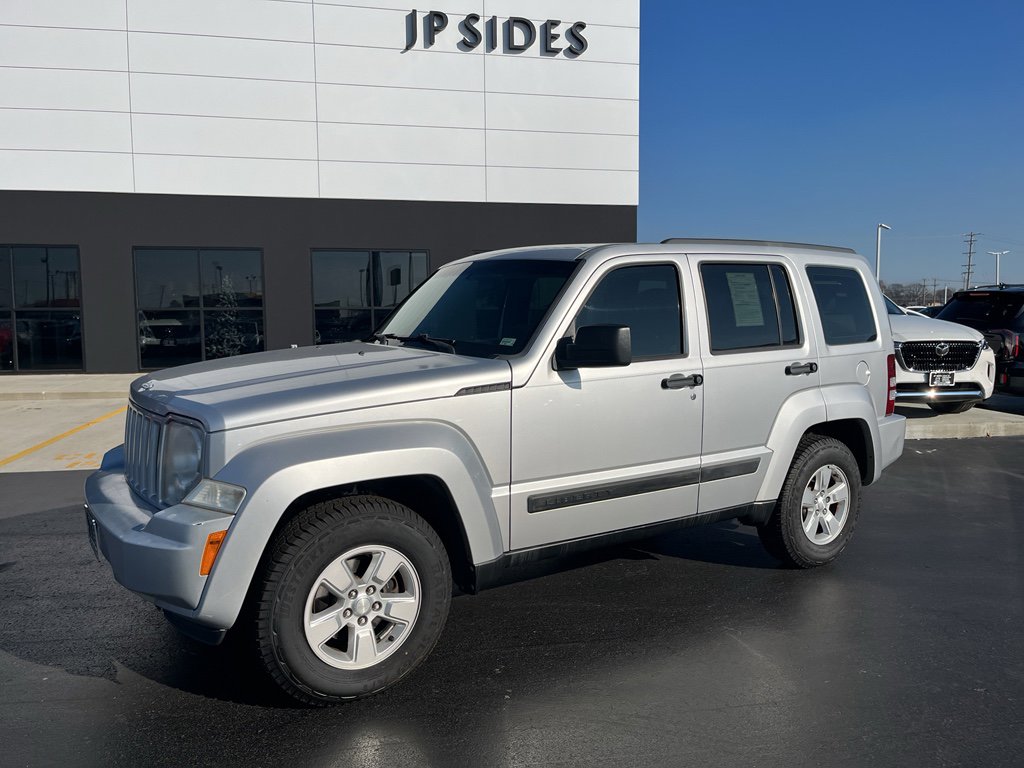 Used 2010 Jeep Liberty Sport video 1