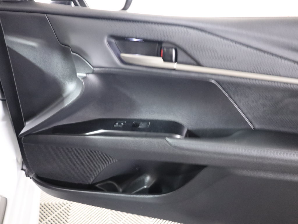 Used 2025 Toyota Camry XSE FWD image 57