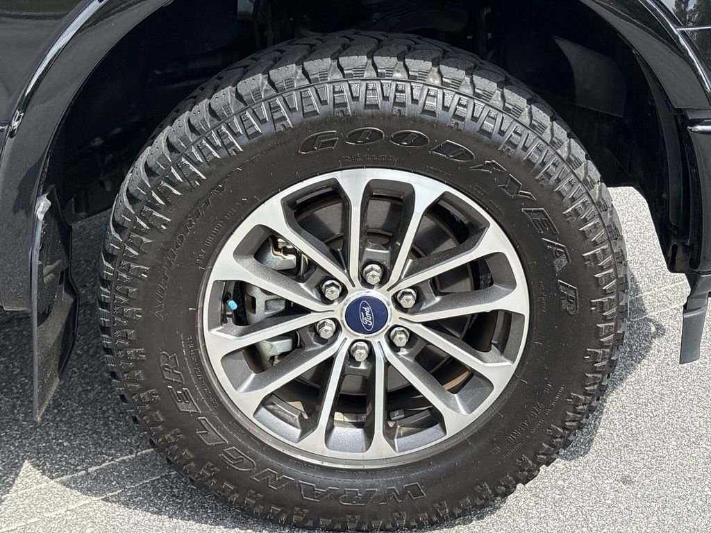 Used 2018 Ford F150 XLT w/ Equipment Group 302A Luxury AWD/4WD image 32