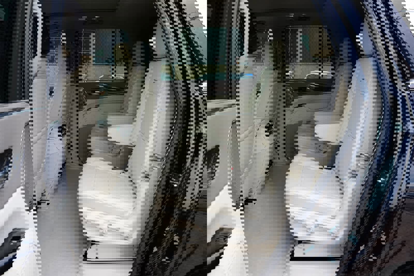 Used 2023 Cadillac Escalade Premium Luxury Platinum image 19