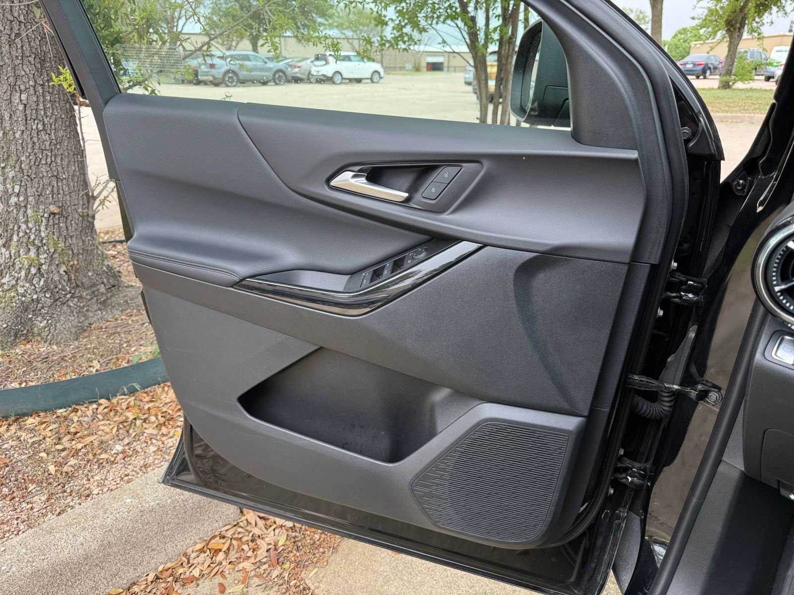 Used 2025 Chevrolet Equinox LT FWD image 18
