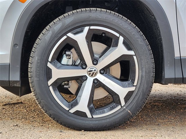 New 2025 Volkswagen Tiguan SE image 9