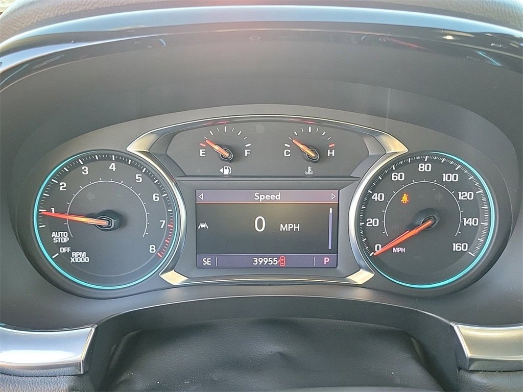 Used 2023 Chevrolet Traverse LT image 24