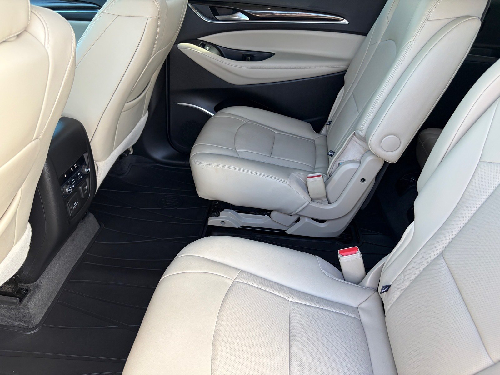 Used 2020 Buick Enclave Premium w/ Surround and Sites Package FWD image 13