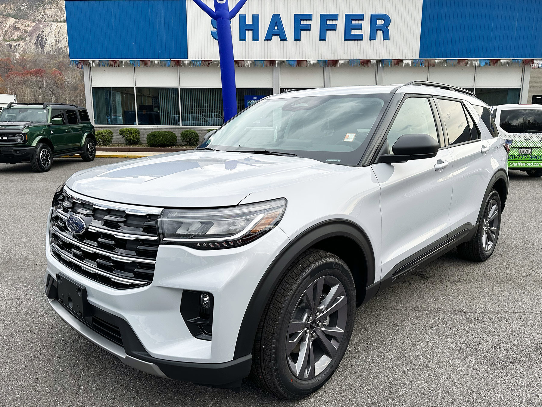 New 2026 Ford Explorer Active w/ Active Comfort Package image 1