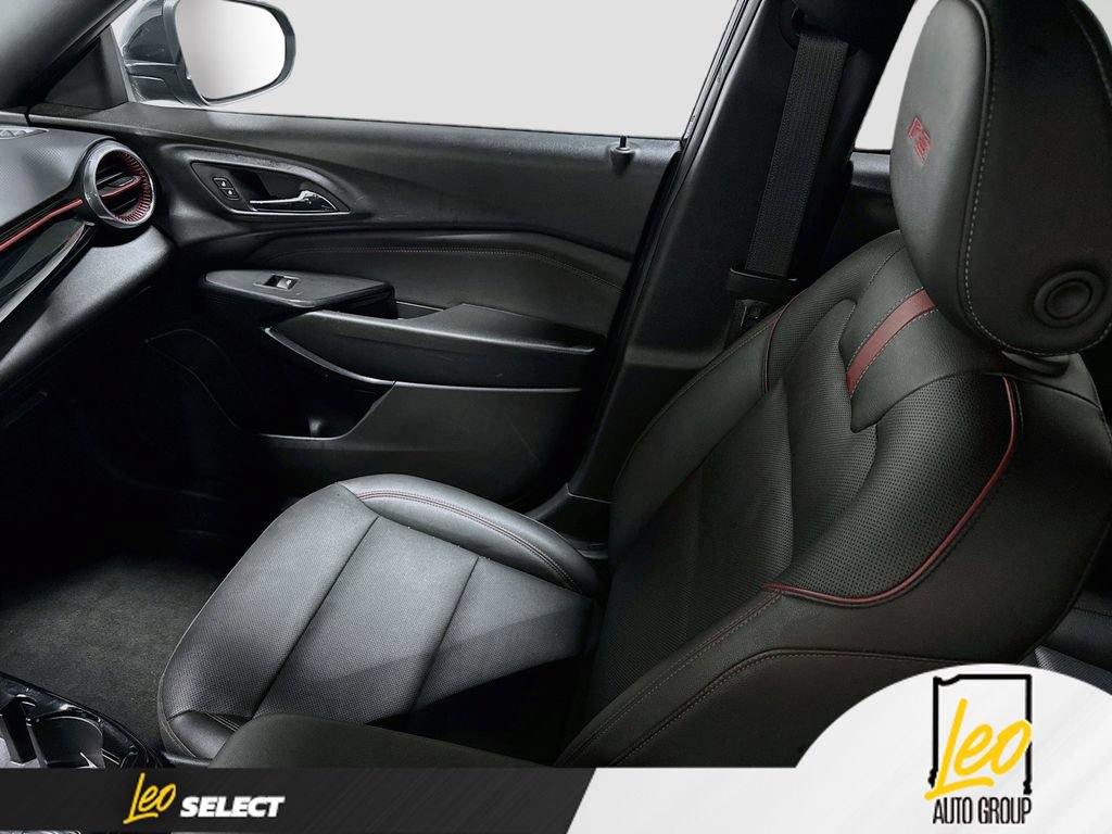 Used 2024 Chevrolet Trax RS FWD image 25