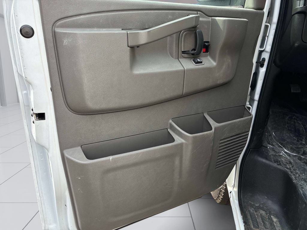 Used 2020 Chevrolet Express 2500 Extended w/ Communications Package RWD image 18
