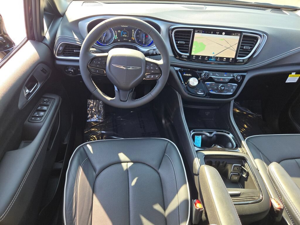 Used 2026 Chrysler Pacifica Limited w/ S Appearance Package AWD/4WD image 6