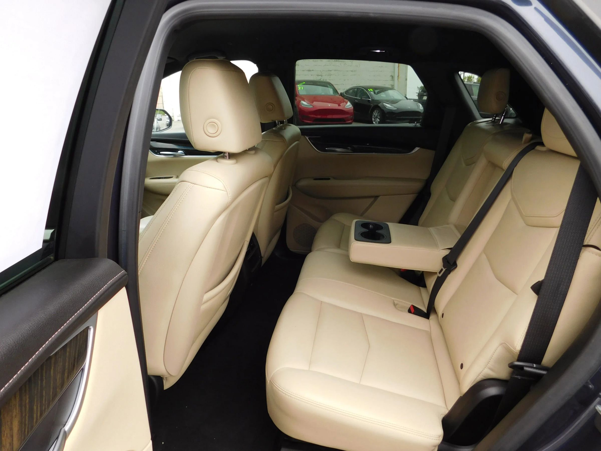 Used 2018 Cadillac XT5 FWD image 11