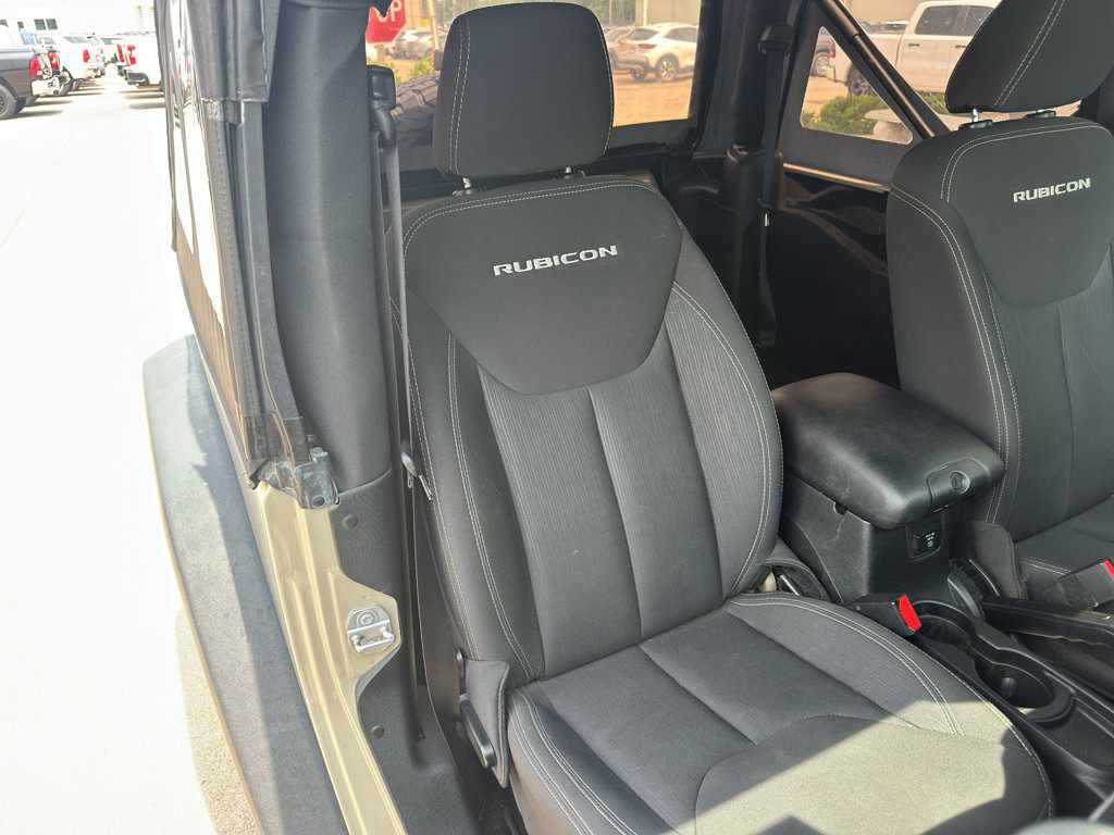 Used 2017 Jeep Wrangler Rubicon w/ Power Convenience Group AWD/4WD image 29