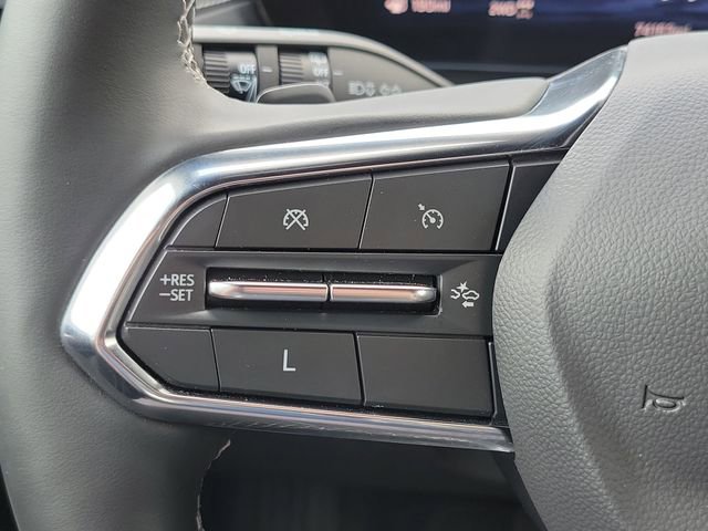 Used 2024 Chevrolet Traverse LT w/ Midnight/Sport Edition image 21