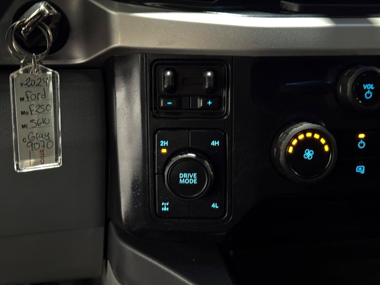 Used 2024 Ford F250 XLT AWD/4WD image 25