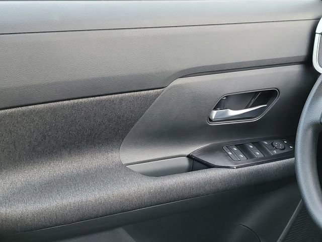 Used 2025 Nissan Kicks SV image 18