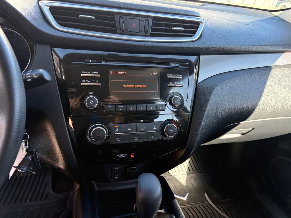 Used 2015 Nissan Rogue S AWD/4WD image 22