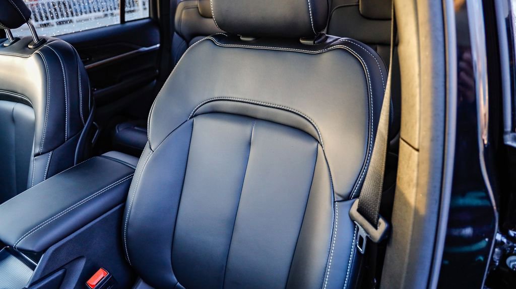 New 2026 Jeep Grand Cherokee Limited AWD/4WD image 30