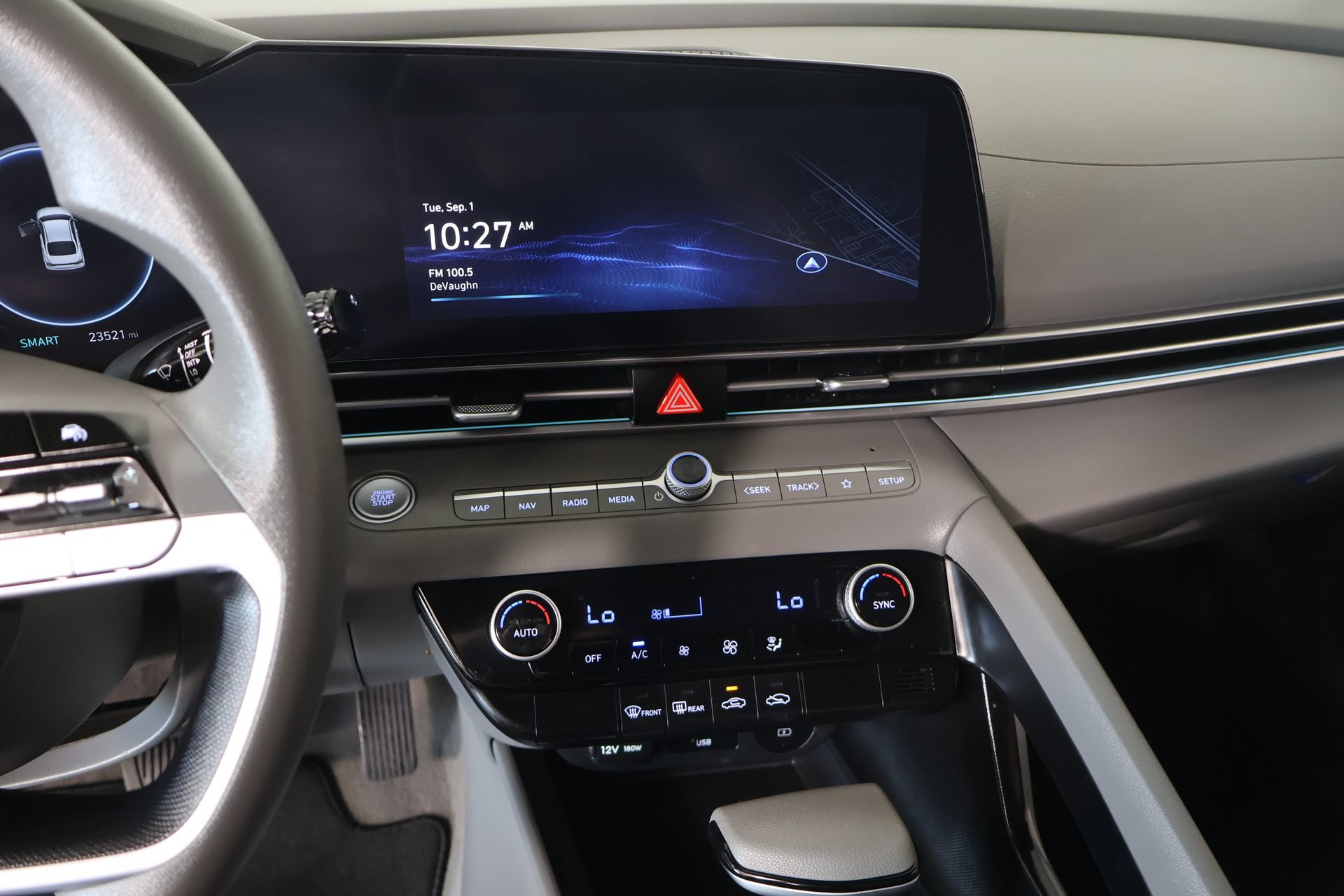 Used 2024 Hyundai Elantra SEL FWD image 5