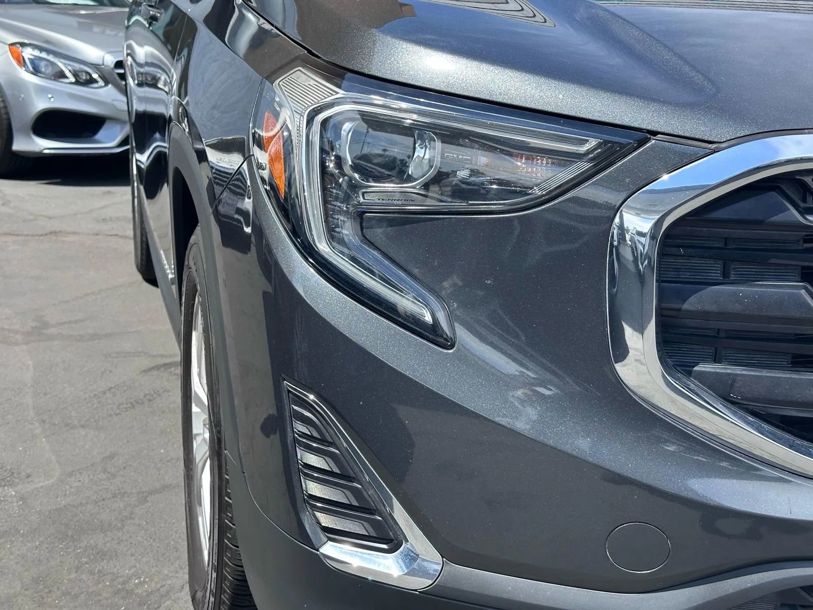 Used 2018 GMC Terrain SLE image 9