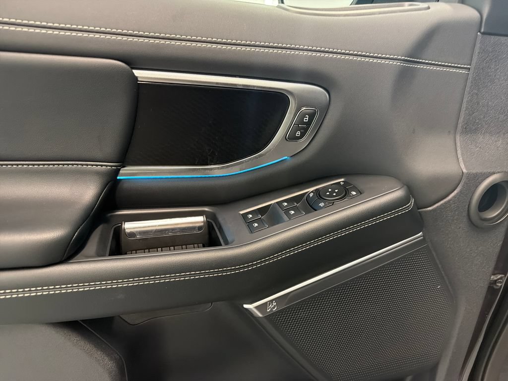 New 2027 Ford Expedition Platinum w/ Stealth Performance Package AWD/4WD image 14