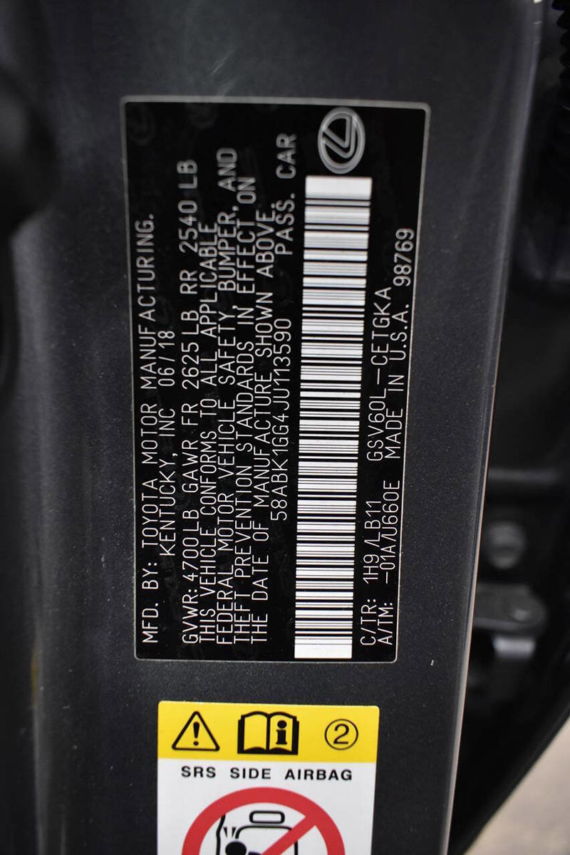 Used 2018 Lexus ES 350 w/ Luxury Package w/Wood Trim image 29