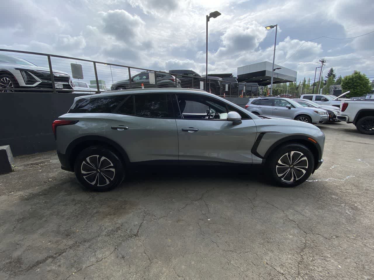 Used 2024 Chevrolet Blazer EV LT AWD/4WD image 7