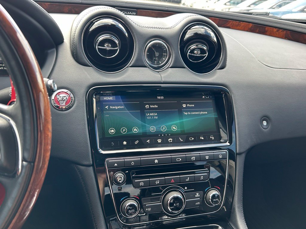 Used 2018 Jaguar XJ R-Sport RWD image 32