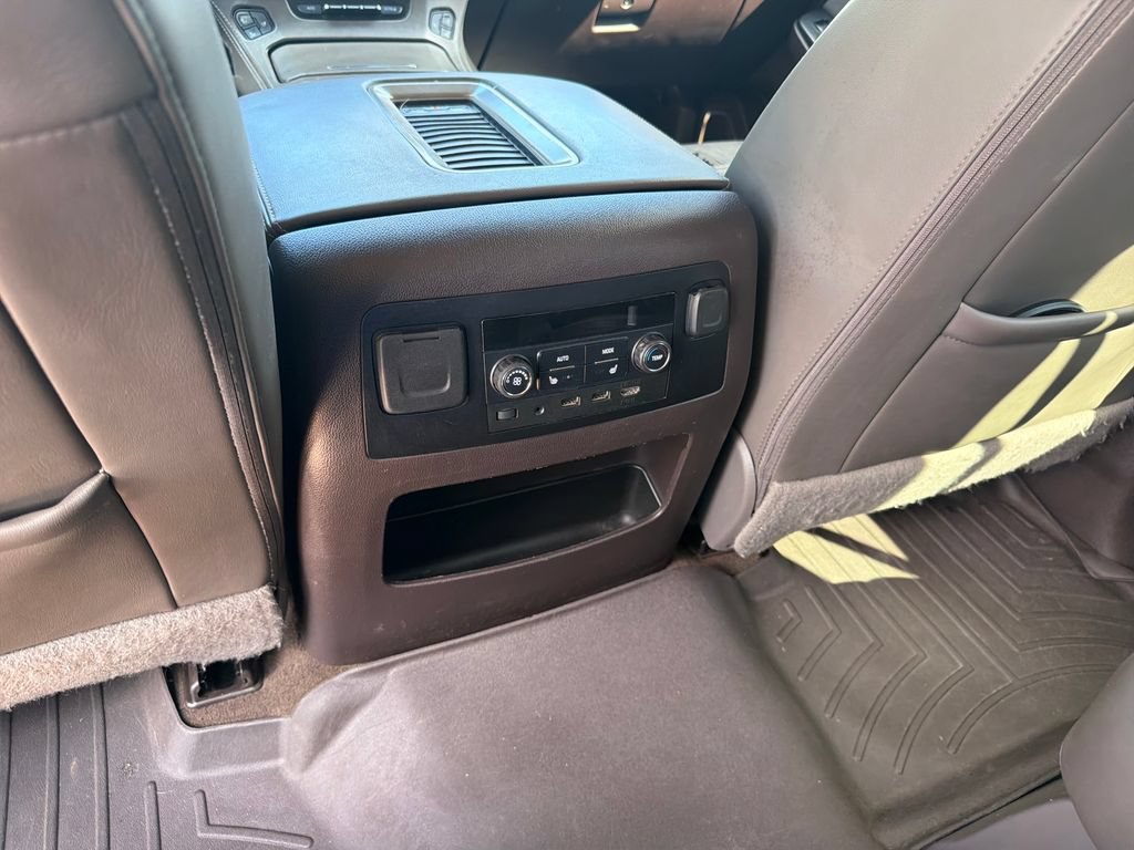 Used 2018 GMC Yukon Denali w/ Denali Ultimate Package AWD/4WD image 31