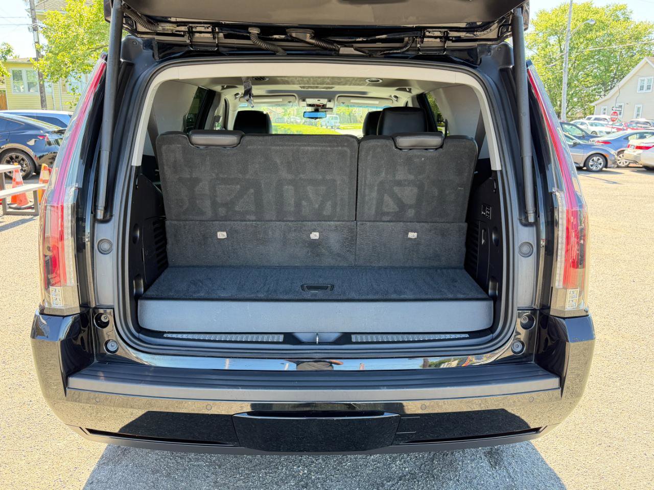 Used 2018 Cadillac Escalade Luxury AWD/4WD image 34
