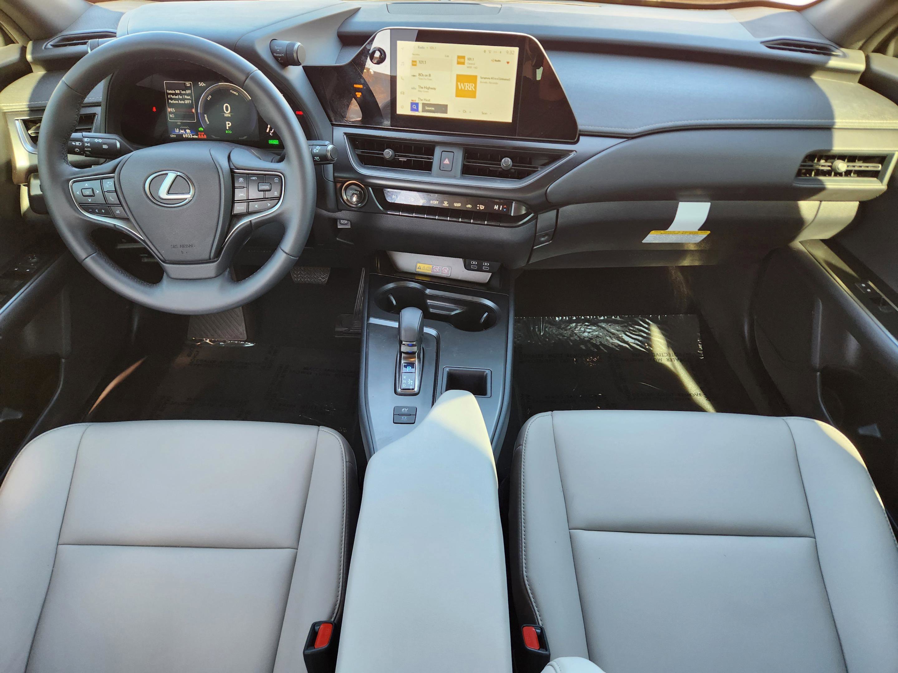 Certified 2025 Lexus UX 300h FWD image 22